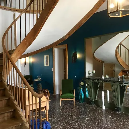 Villa Marambat بيت ضيافة Marambat