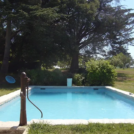 Villa Marambat בית הארחה 3*