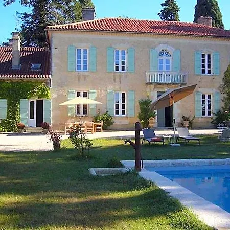 Villa Marambat בית הארחה 3*