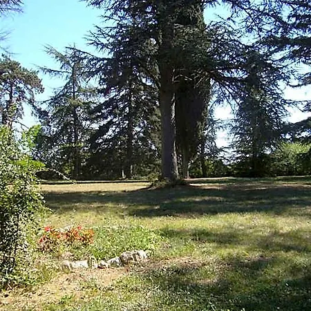 Villa Marambat בית הארחה 3*