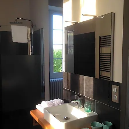 Villa Marambat בית הארחה Marambat